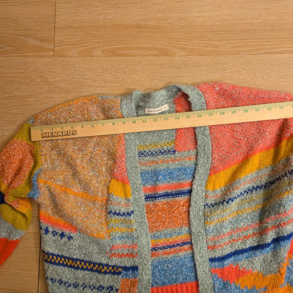 Colorful Geometric Patterned Sweater - Picture 5 of 15